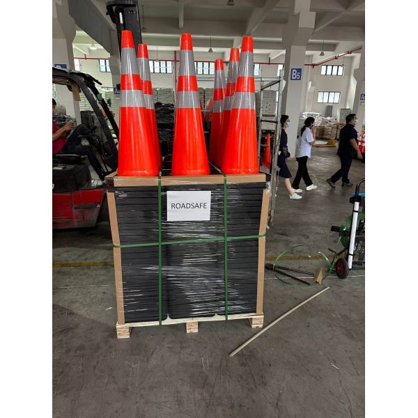 High Visibility 90CM 36" Height Black Base Traffic Cone for Road Safety Traffic Management