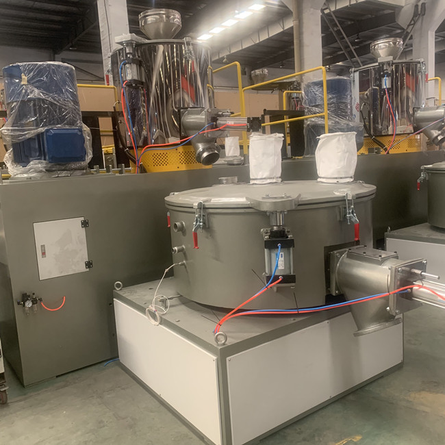 Compact Structure 900kg/H Plastic Mixer Machine PLC Control