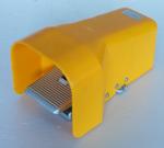 Yellow / Blue Pneumatic Manual Valve 4F210-08G Foot Air Valve With Protecting