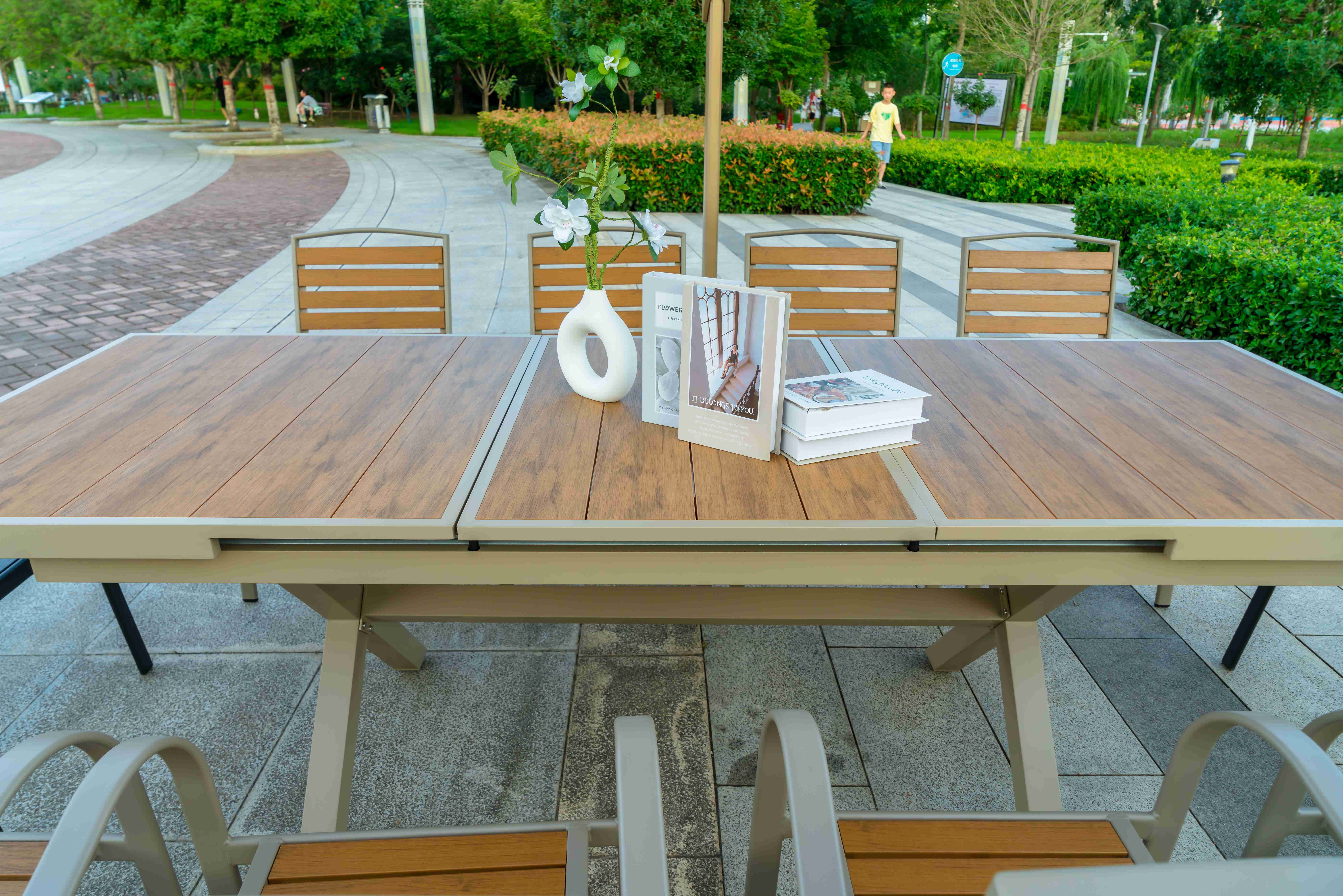 11 Pieces Outdoor Patio Furniture Plastic Wood Expandable Aluminum Garden Table And 8 Chairs