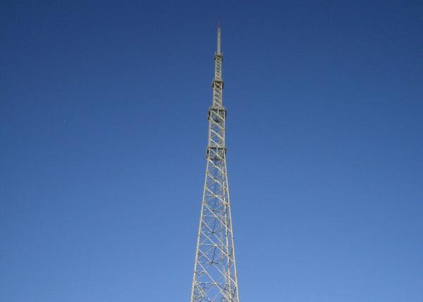 Durable Radio Antenna Tower 70m Height Silver / White Color Hydraulic Press