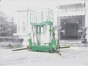 China 300kg Capacity Aerial Aluminum Work Platform Four Mast 14 Meter For Two Men factory