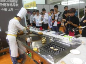 China Multifunctional Combi Teppanyaki Grill Table with Soup Stove and Barbecue Grill factory
