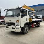 Howo Euro 3 Flatbed Wrecker Truck 4 Tons Flatbed Tilt Truck 116hp Rated Power