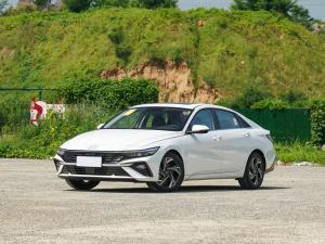 China High Fuel Economy Petrol Sedan Car With 4 Doors For Your Requirements factory
