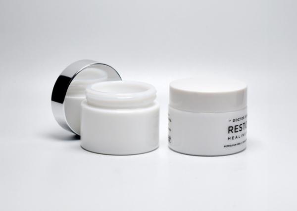 Sustainable 50ml Opal Glass Cosmetic Jars Round White Glass Face Cream Jar