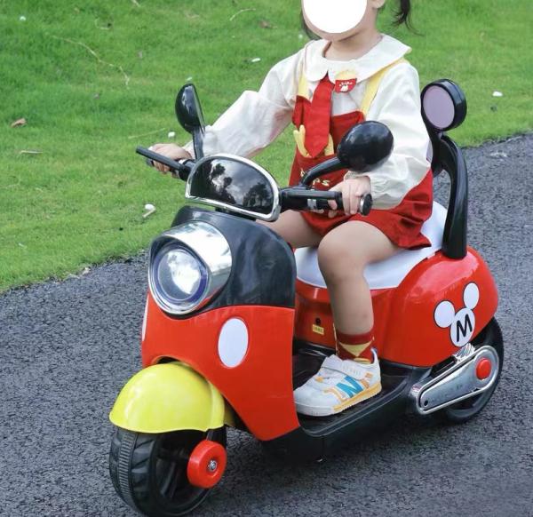 Unisex Classic 6V Electric Ride On Tricycle Motorcycle Car for 2-5 Years Kids