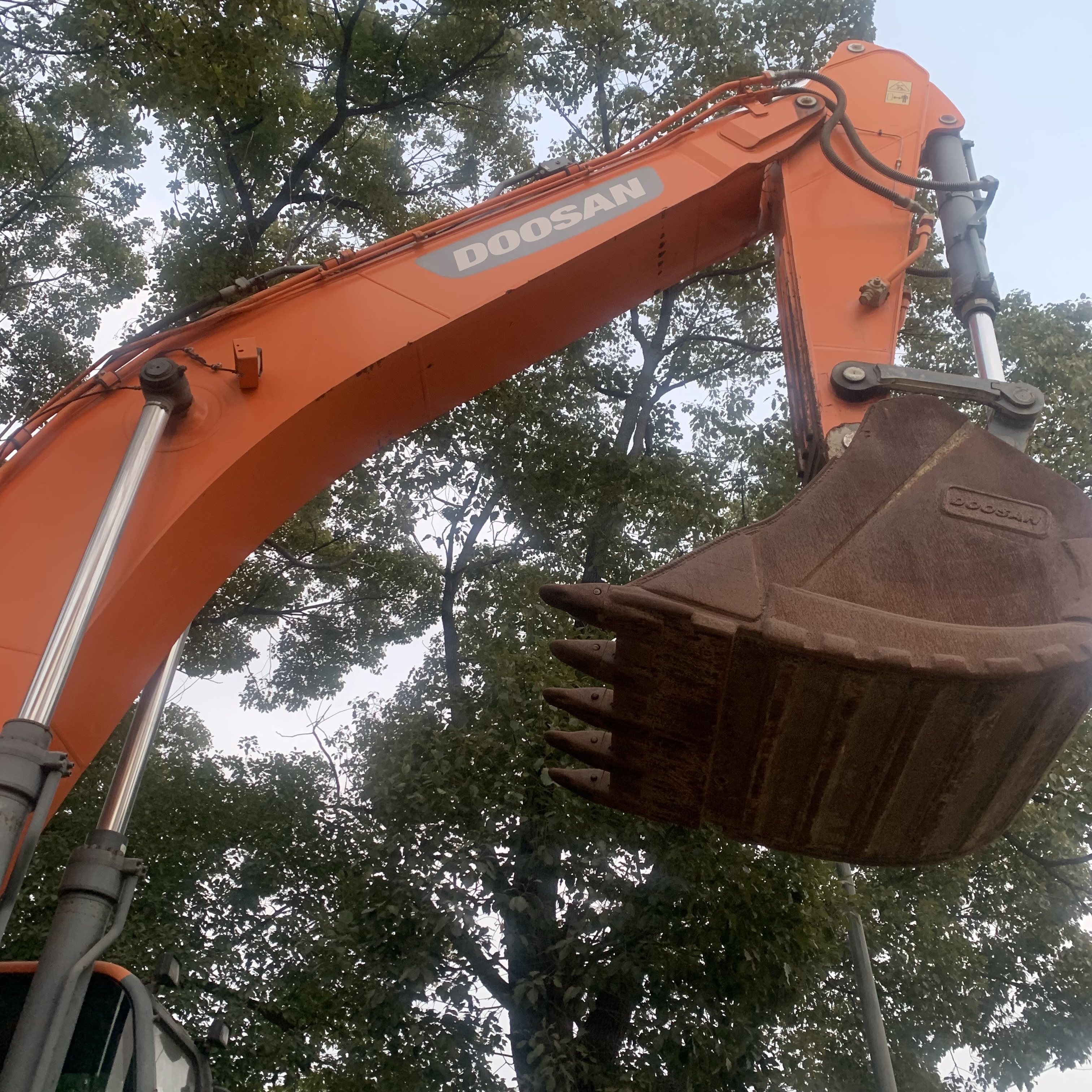 50800kg Operating Weight Doosan DX530 Heavy-Duty Crawler Excavator in Great Condition