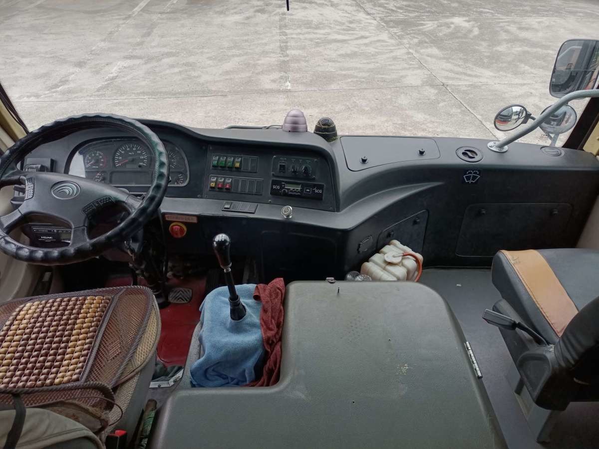 Euro 3 Second Hand Used Yutong Commuter Bus Passenger Transportation Emission