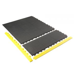 China Lab Standing Conductive Rubber 10e6 Ohm 3 Ply ESD Mat factory