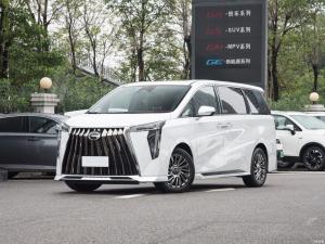China Silver Petrol Diesel Car Medium And Large MPV With 50L Fuel Tank Capacity factory