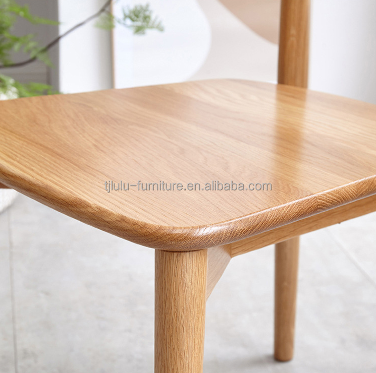 Stackable Dining Chair for Modern Restaurant Made of Solid Wood in Natural Color