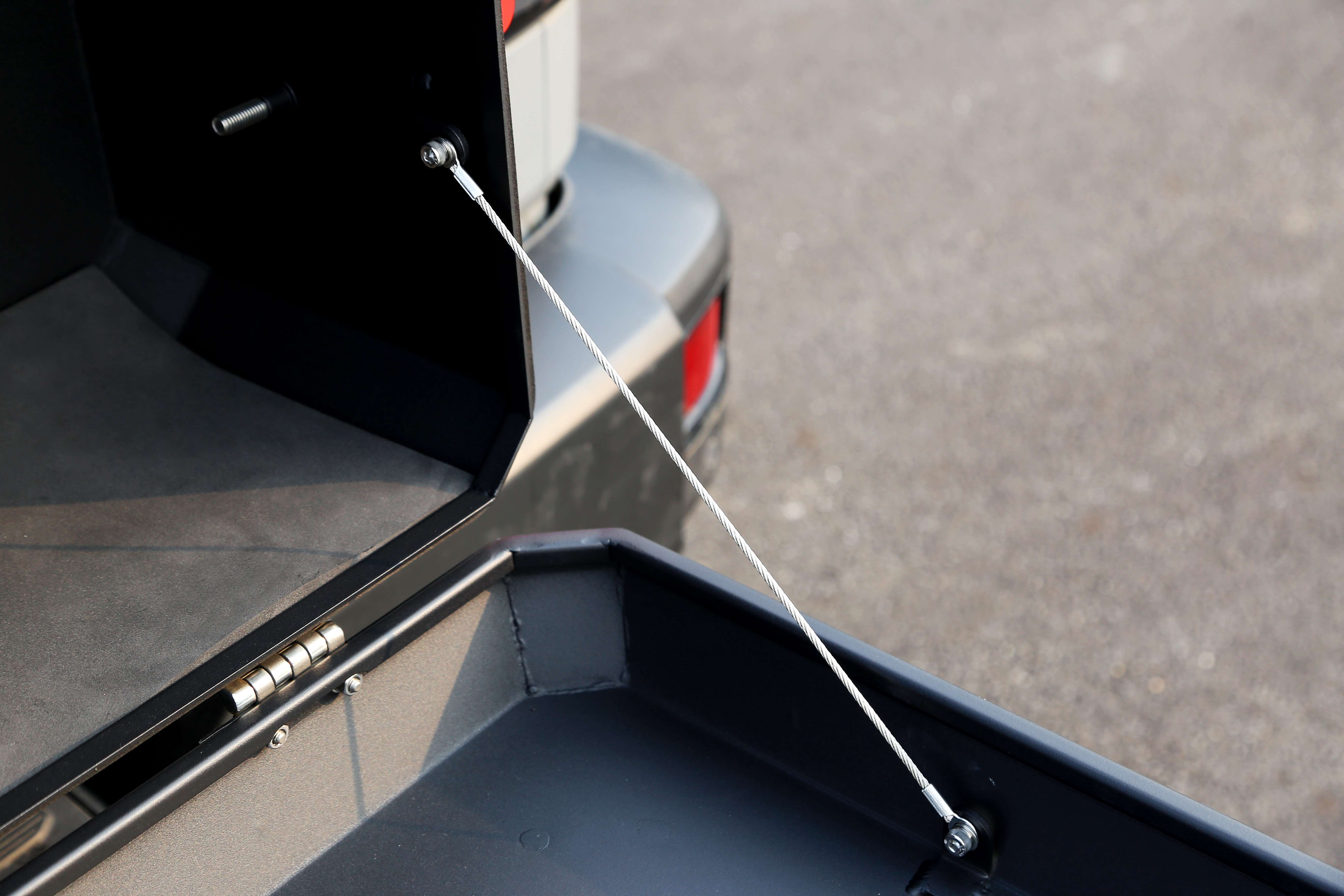 WEY TANK 300 Rear Door Outside Storage Box Bag Aluminum Alloy JEEP Fit Net Weight 13.4kg
