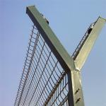 Factory price galvanized and pvc coated anti climb security airport fence prices