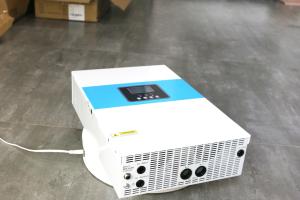 China 24V 3500w High Frequency Sine Wave Inverter Hybrid Mppt Solar Inverter factory