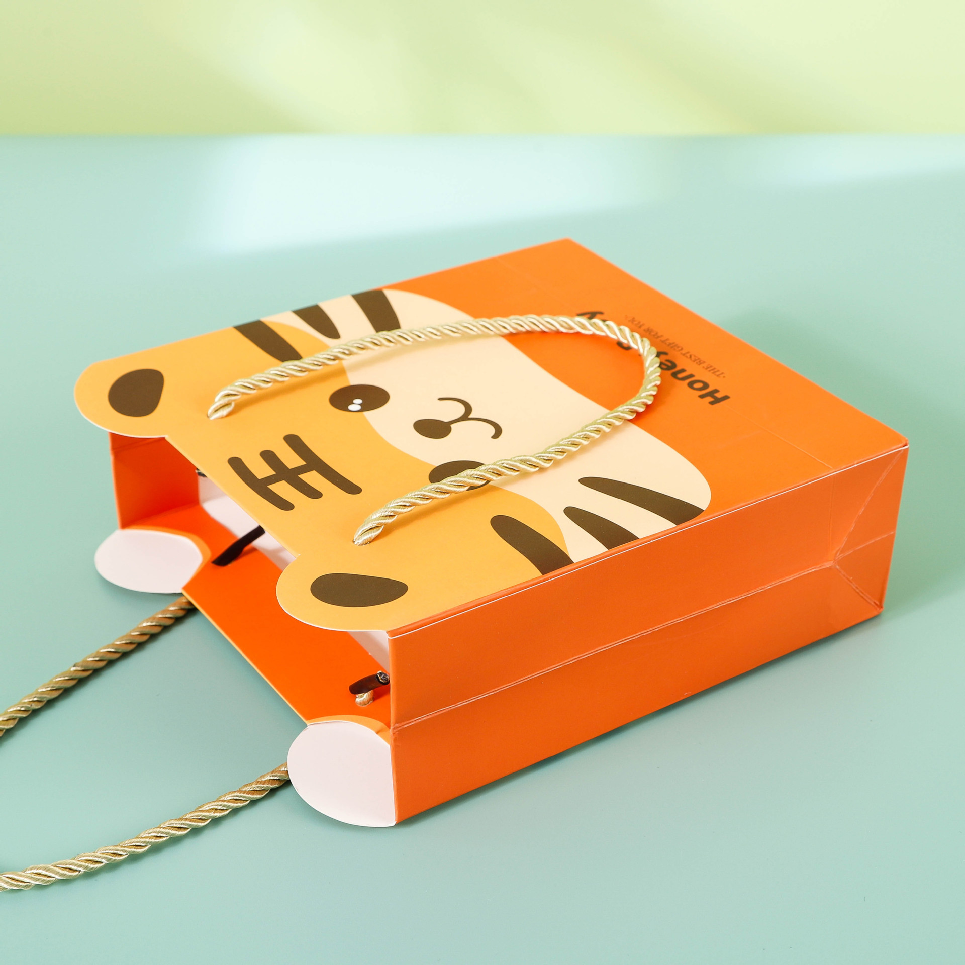 Customized Brown Kraft Paper Recycled Gift Bags For Retail Shop