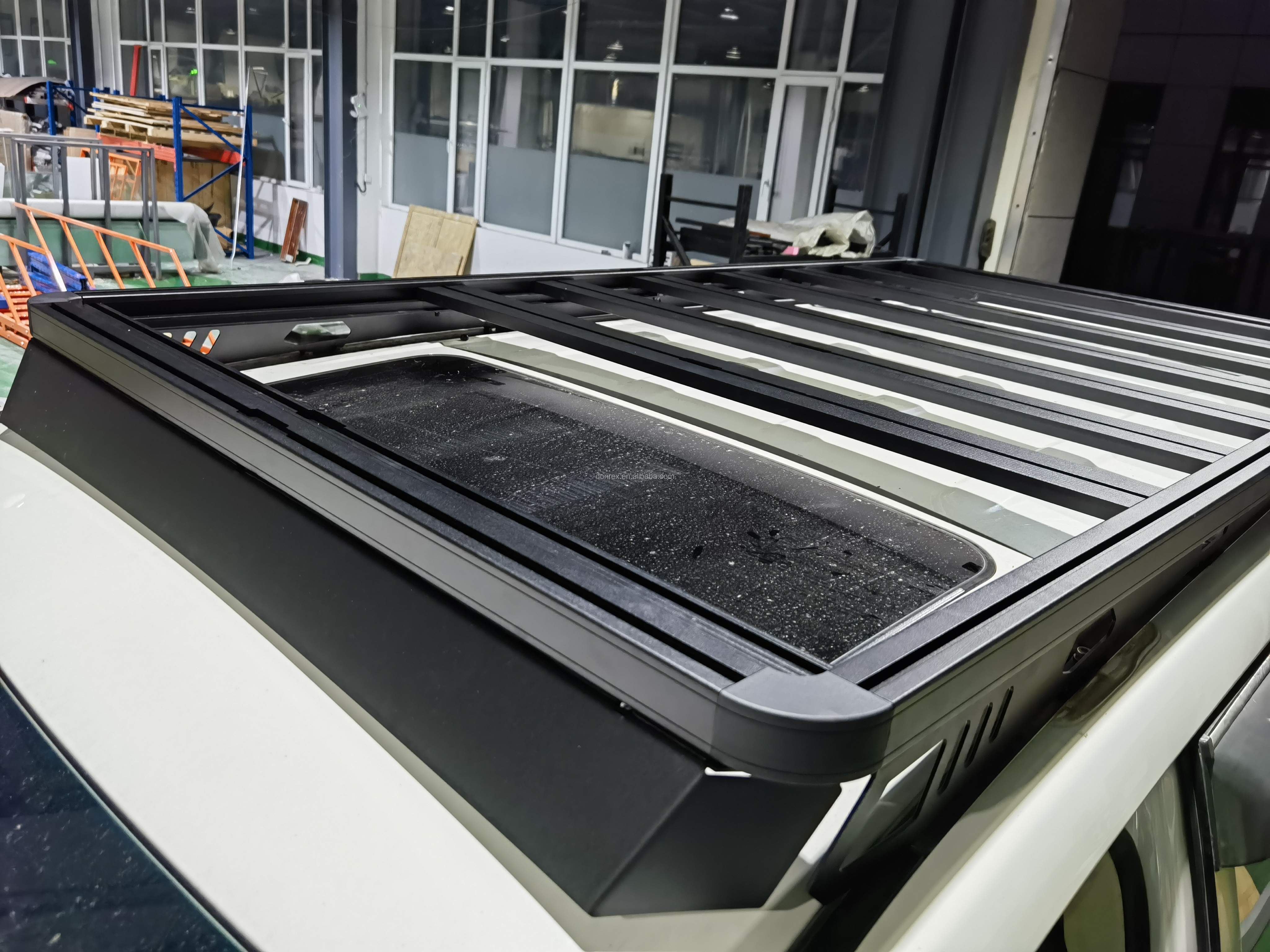 33.5kg Black Customized Car Auto Spare Parts Flat 4X4 Car Roof Rack for Toyota LC200