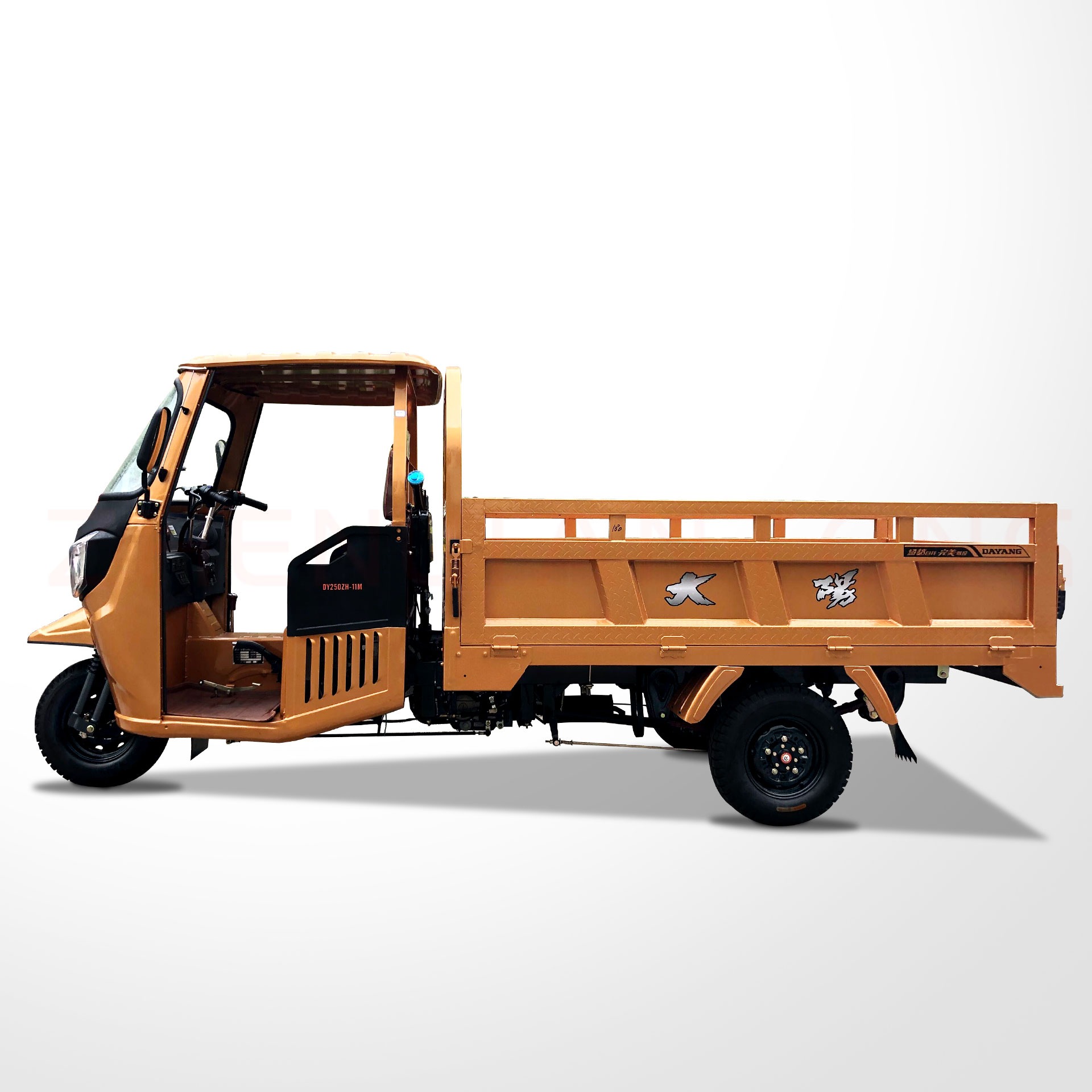 Motorized 200CC Three Wheel Cargo Motorcycle Heavy Load Water Cooling Semi Cabin Tricycle