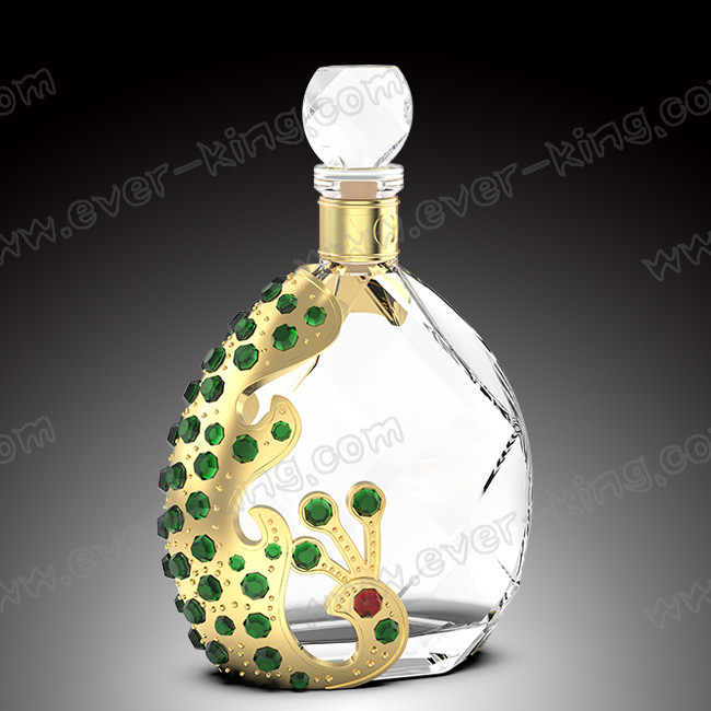 Luxury Crystal 700Ml Whiskey Glass Bottle With Glass Cap