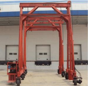 China Red Steel Standard Mobile Container Crane , Port Gantry Crane Container Handling Crane factory