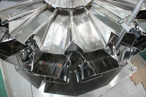 Foshan CE Certificate packing machine VFFS vertical form fill seal packaging machinery for corn chips factory