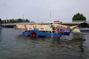 China 0.55 M Efficient Water Hyacinth Harvester With Hydraulic Drive 15.5mx6.52x3 M factory