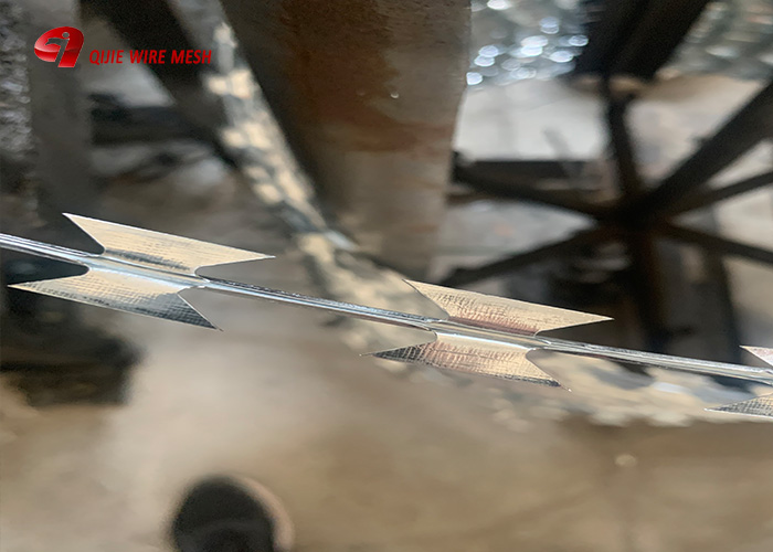 welded razor wire mesh