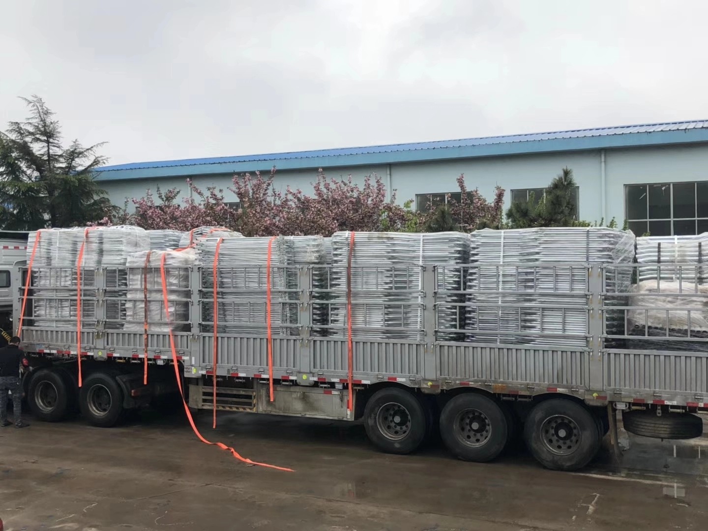 200cm Free Stall Barn Galvanized Round Tube And Stell Pipe For Cow