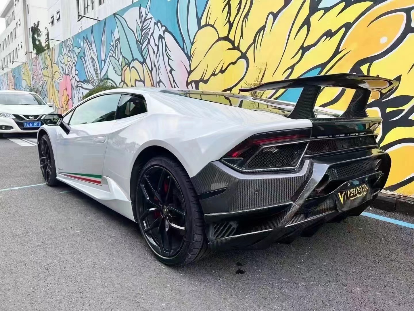 Auto Parts Carbon Fiber Spoiler for Lamborghini HURACAN LP610 580 EVO Upgrade the Performante Style Carbon Fiber Tail Spoiler