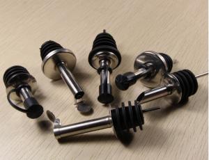 China Promotional Stainless Steel Pourrer/Wine Pourer for for Ceramic/Olive Oil bottle factory