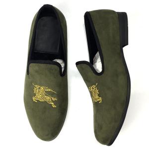 China Army Green Mens Velvet Loafers Breathable Mens Slip On Summer Shoes factory