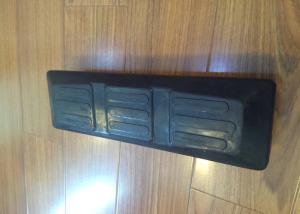 China Lightweight Excavator Rubber Pads , Bolt On Rubber Pads 350 * 106 * 40mm factory