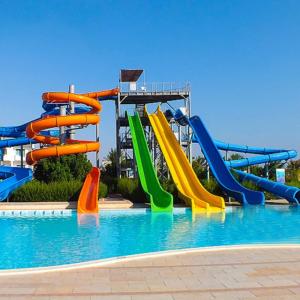 China Fiberglass Big Rides Water Game Fun Play Spiral Slide Set Swimming Pool factory