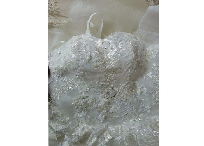 Luxury Long Tail Bridal Gown Lace Sweetheart Breast Wedding Dress