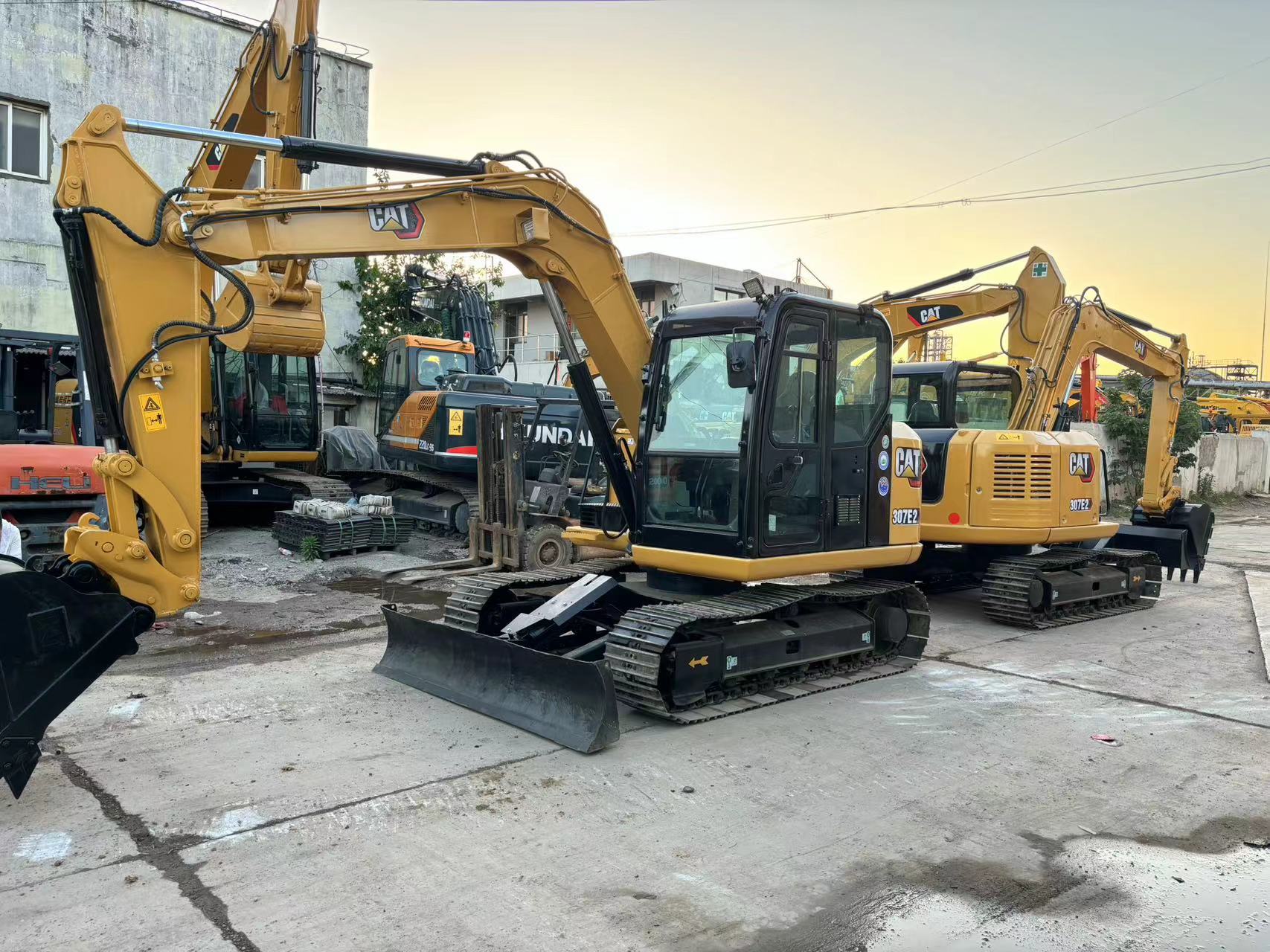 CAT 307.5E 7tons Used Excavator 2023 Crawler Excavator Lowest Peer