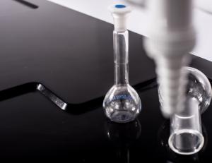 China Epoxy Resin Worktops With Black Color And Resist Heat For Lab Furniture factory