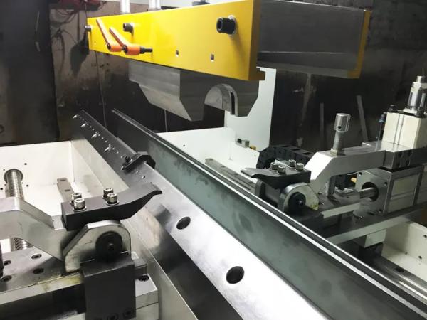 4 Workstation Auto Radiator Making Machine Plastic Tank Clinching Cylinder Drive