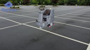 China Large Water Tank Ride On Floor Scrubber For Cleaning Parking Lots factory