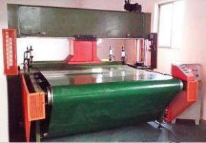 China Conveyor Belt Feeding Clicker Cutting Machine , Hydraulic Cutting Press Machine factory