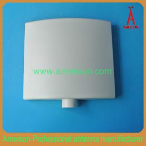 China Outdoor 2.4GHz 14dBi Wifi WLAN Panel Antenna Directional Wall Mount Antenna factory