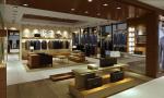 new style clothes display racks in shopping mall