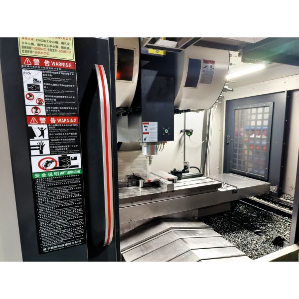 Compact 300mm Horizontal Machining Center LS-H8 For Auto Parts Industry