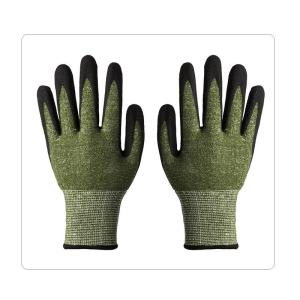 China Machine Repairing Green HPPE Knitted 18 Gauge ANSI Level 2 Cut Resistant Gloves factory