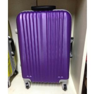 China Purple Combination Locked Aluminum Framed Suitcase Luggage Set With 4 Rolling Wheels factory