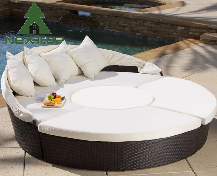 Durable Outdoor Wicker Furniture Sunbed Unique Round Sofa With Canopy