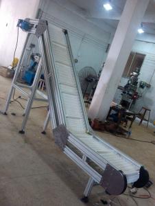 China Adjustable Speed Flat Belt Conveyor for Food Convey factory