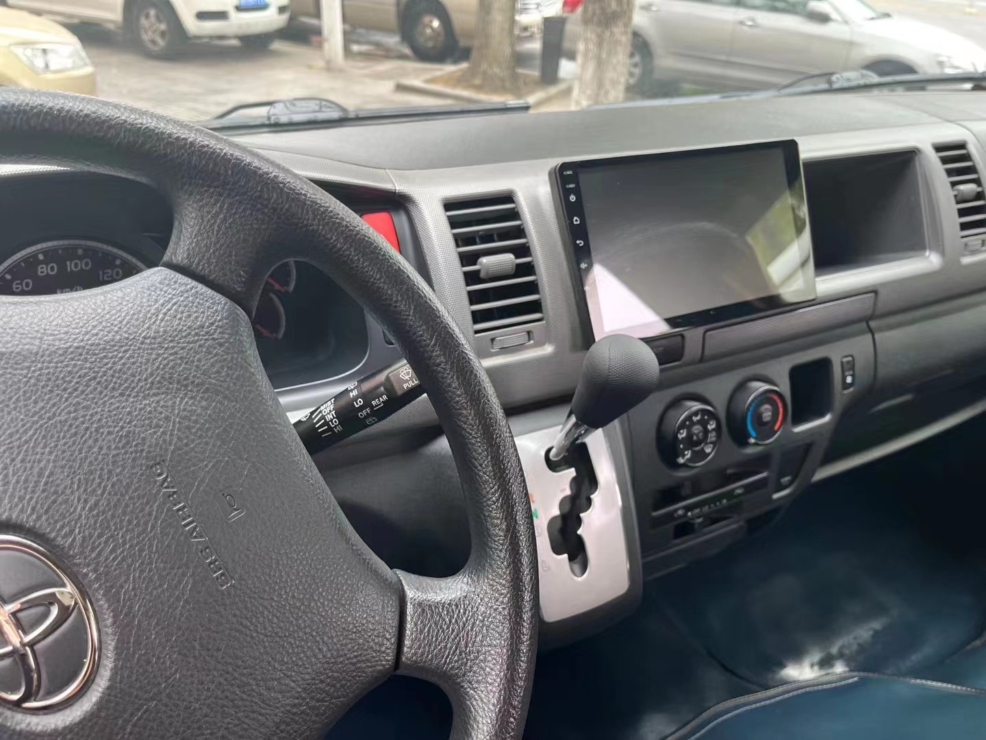 Toyota Hiace Used Mini Bus 13seats With Automatic Transmission 2TR Engine