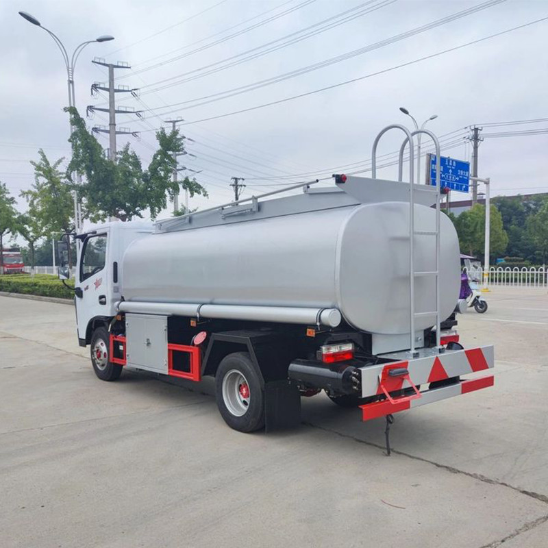 CXXM European Standard Tank 5-Ton Oil Tanker Fuel Transport Truck With Oil Pipe And Fire Extinguisher