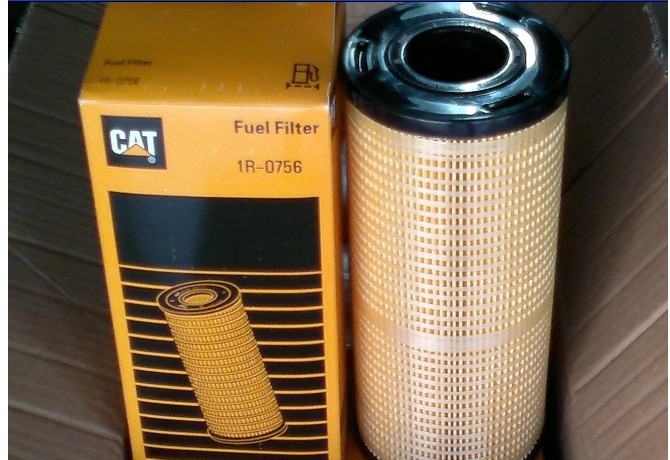 Paper Media Caterpillar Fuel Filters , Heavy Duty Filters For Truck Generator