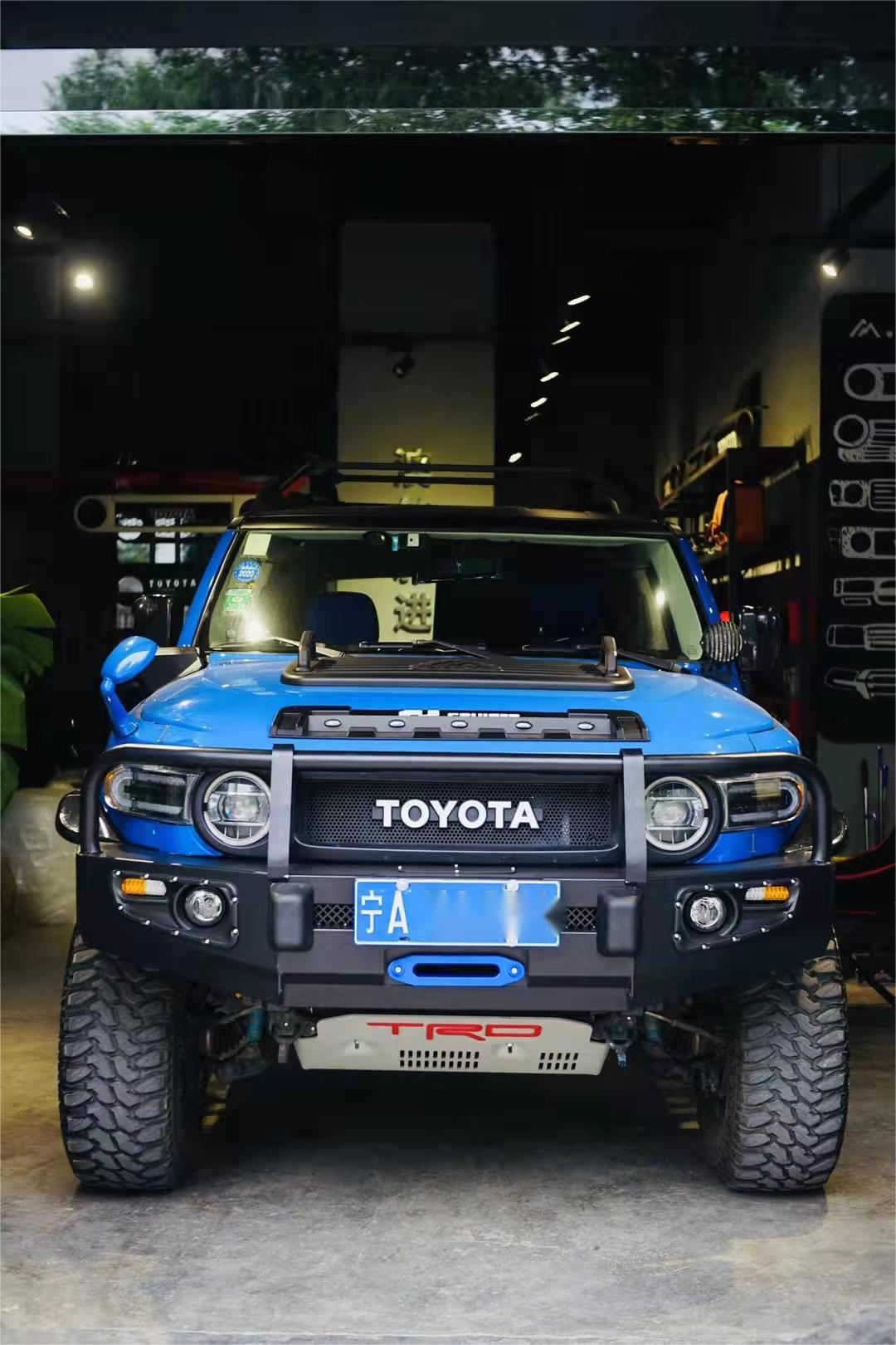 OEM Accepted Front Bumper for Toyota FJ Cruiser with Winch Bull Bar and Tire Carrier